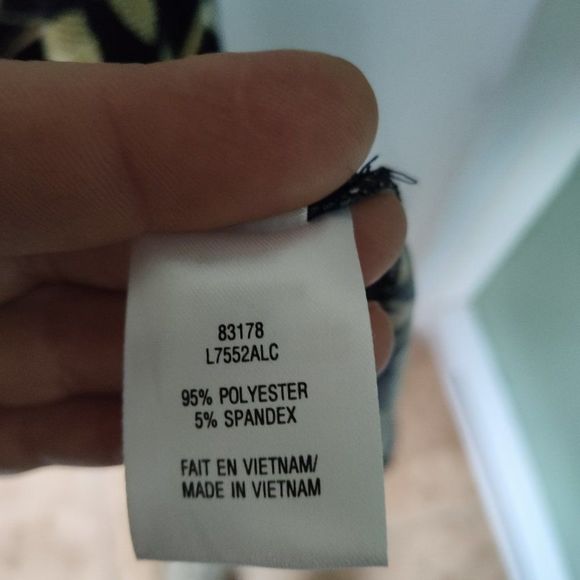 Laura dress, size 4, floral multi color - Picture 5 of 6